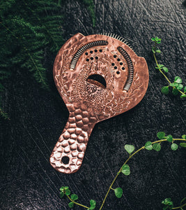 Strainer Engraved Leon 035
